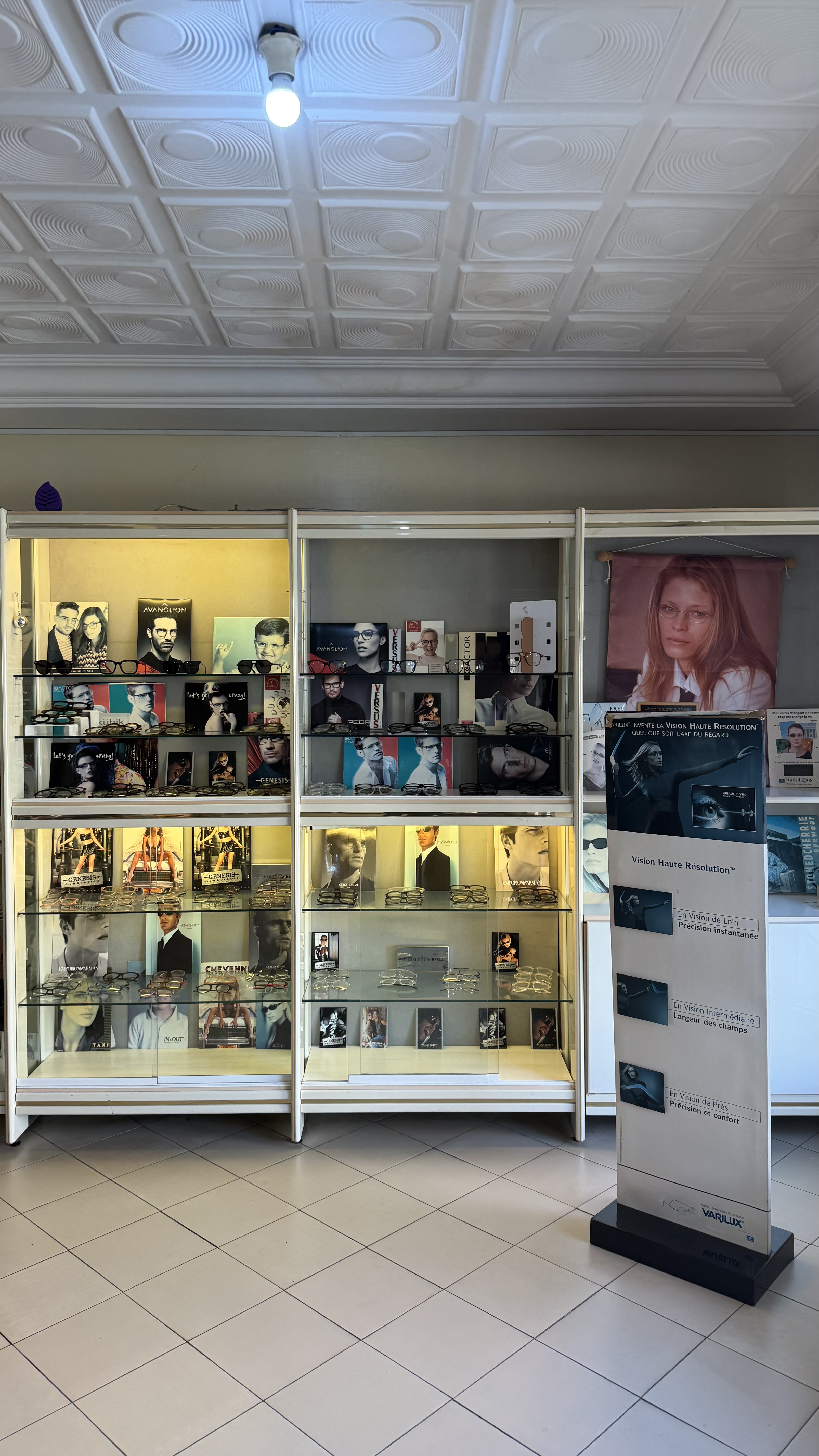 Vitrine de montures Myane Optique